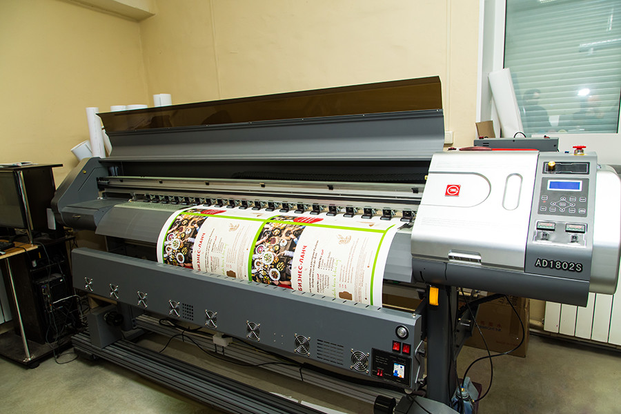 Печать плакатов на оборудовании для интерьерной и баннерной печати